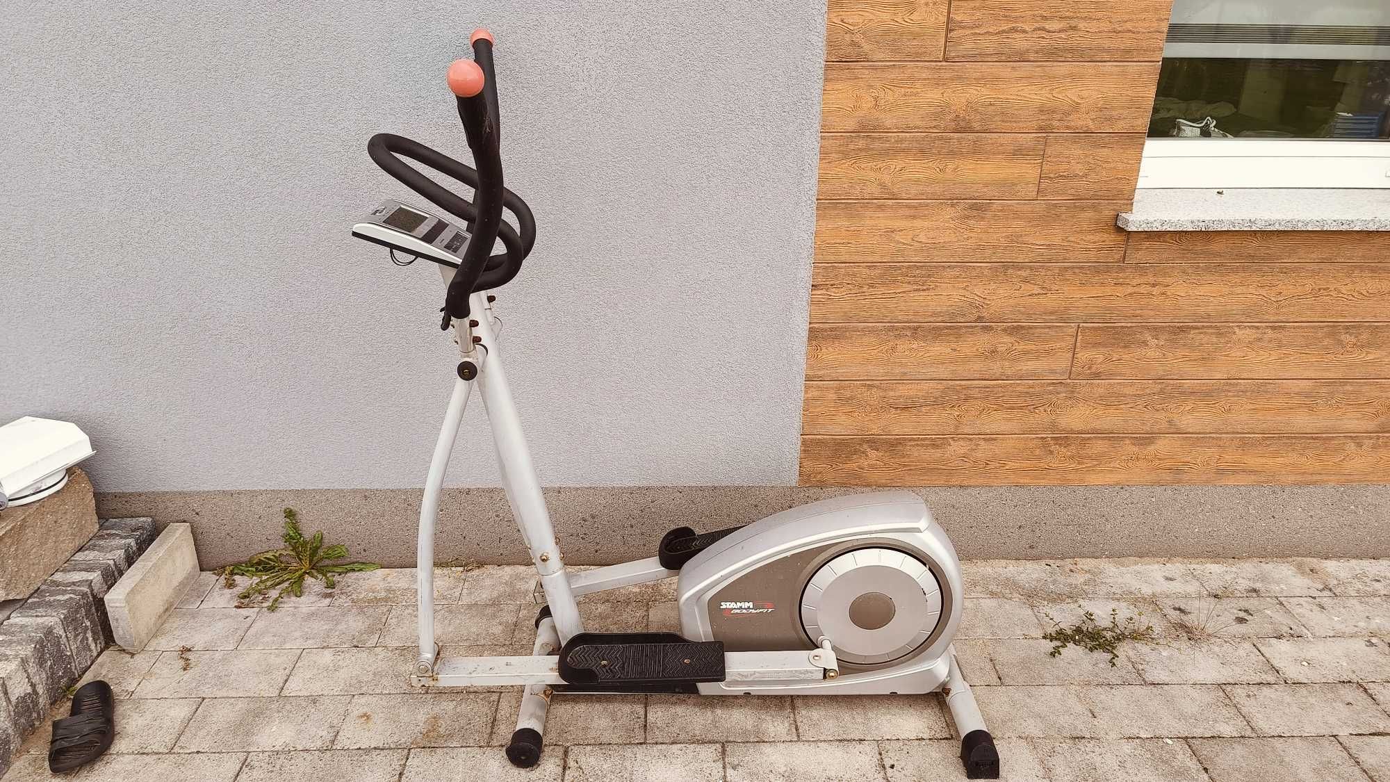 Rowerek stacjonarny marki Stamm bodtfit