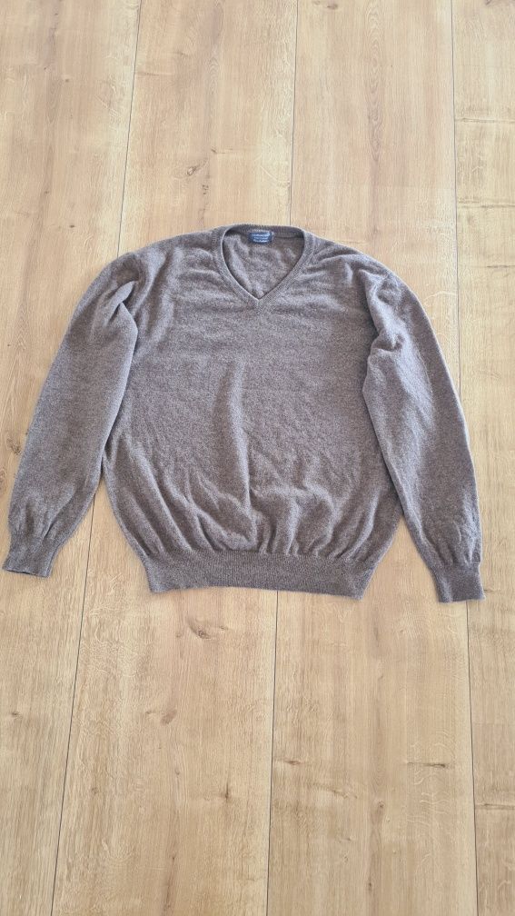 Sweter w serek vneck 100% Kaszmir. Camel koniakowy. Rozmiar XL