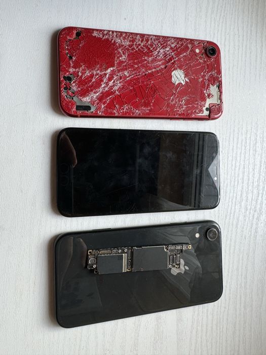 материнська плата до iphone xr також запчастини до нього