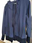Kurtka softshell mozna nosic z chusta lub ciazowa