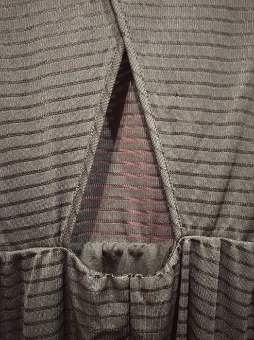 Śliczna czarna sukienka z wycięciem na plecach S M