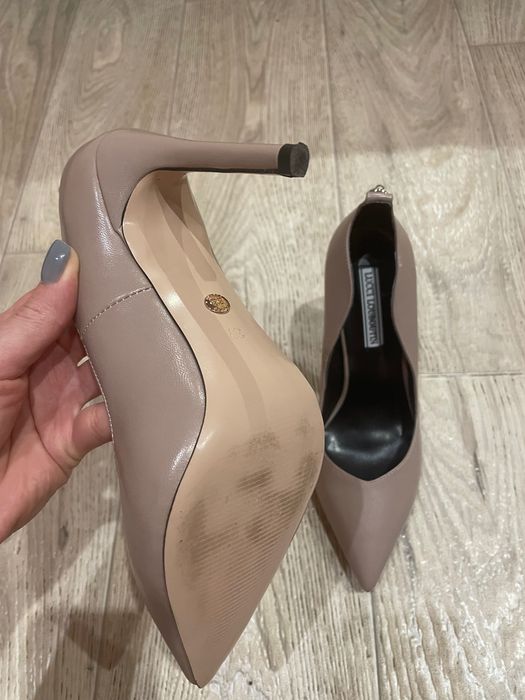 Туфлі на підборах