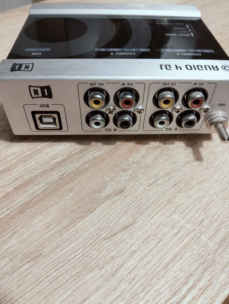 Audio 4 Dj A4 traktor interfejs