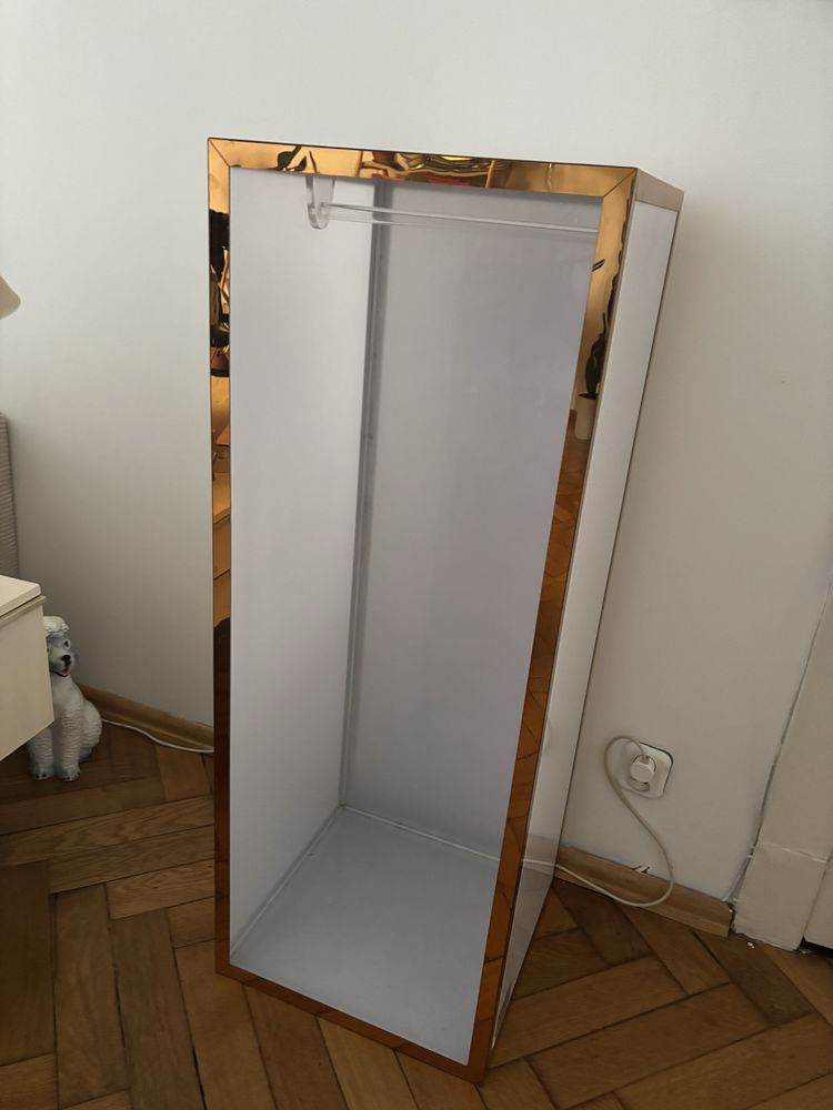 Szafa gablota wystawowa plastikowa z oswietleniem led ciuchy box szafk