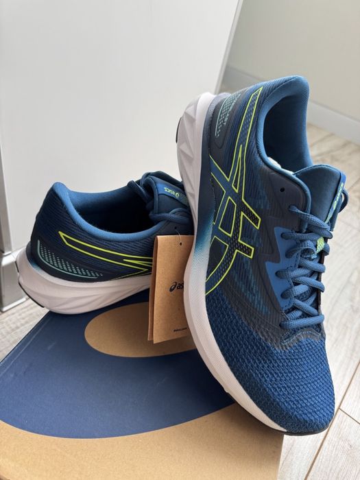 ASICS Fuzeblast US 10=28см чоловчі бігові кросівки