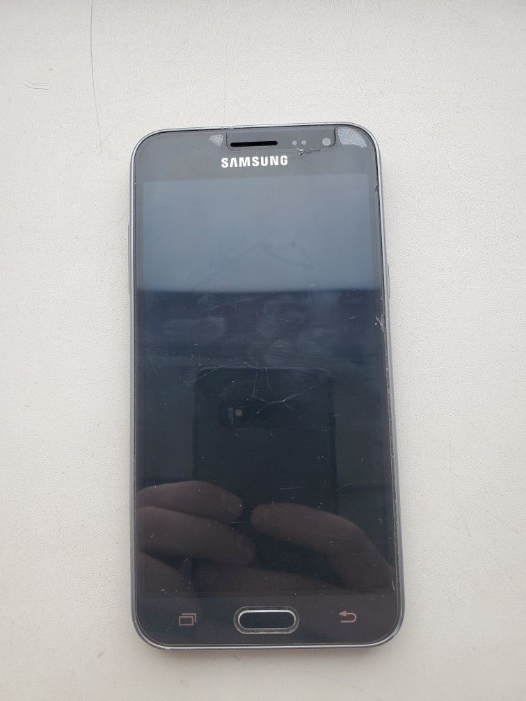 Продам Samsung J3 2016