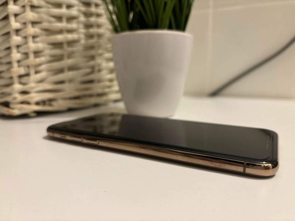 Iphone 11 pro max gold