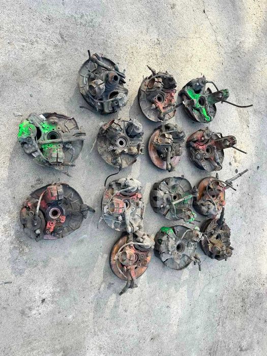 Цапфа ступица гольф 5 шкода а5 поворотний кулак golf 5 skoda a5