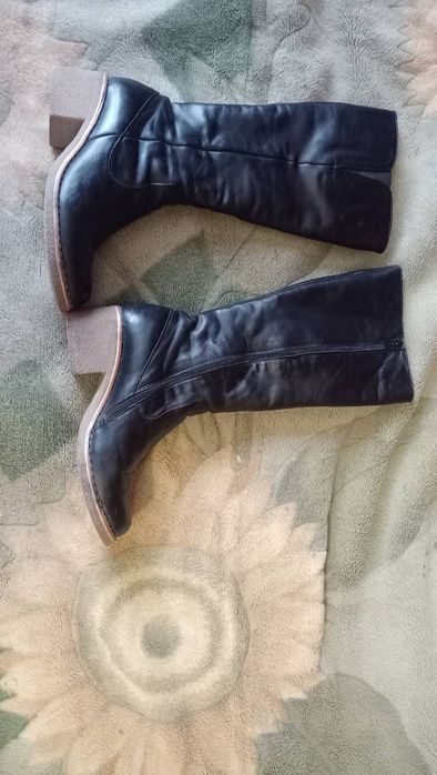 Нарядные кожаные сапоги на натуральном меху