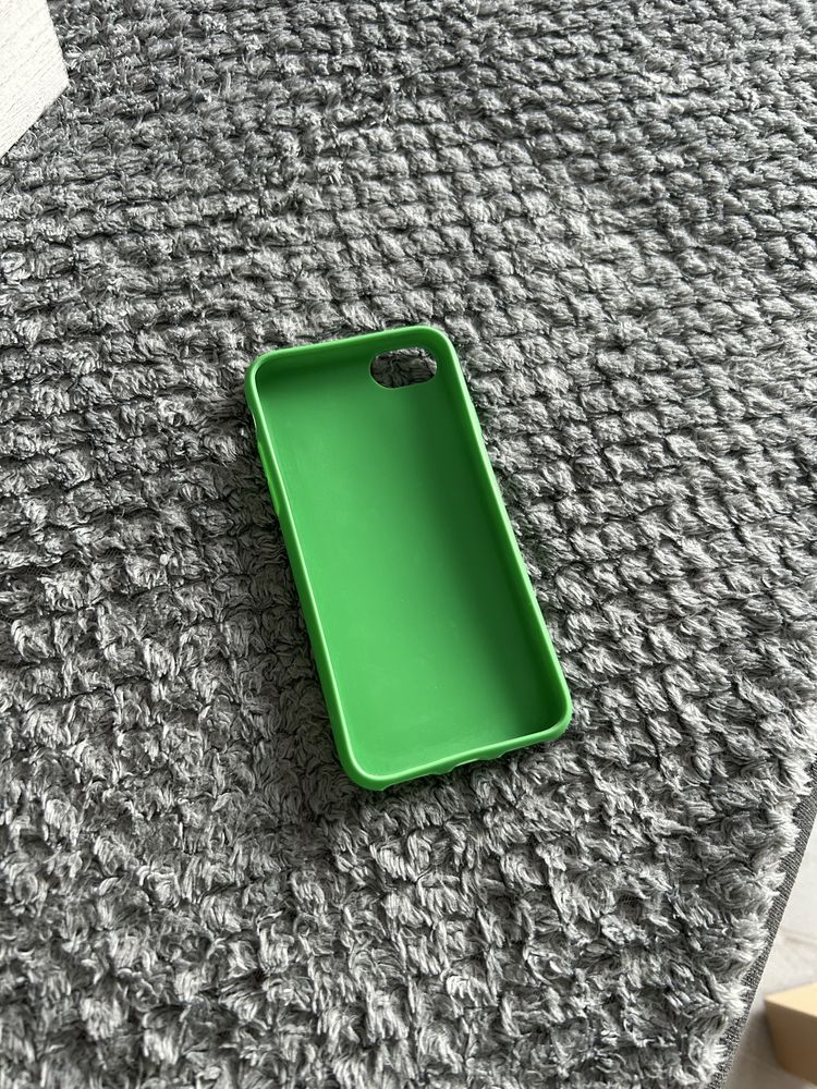Etui Iphone SE stan bdb