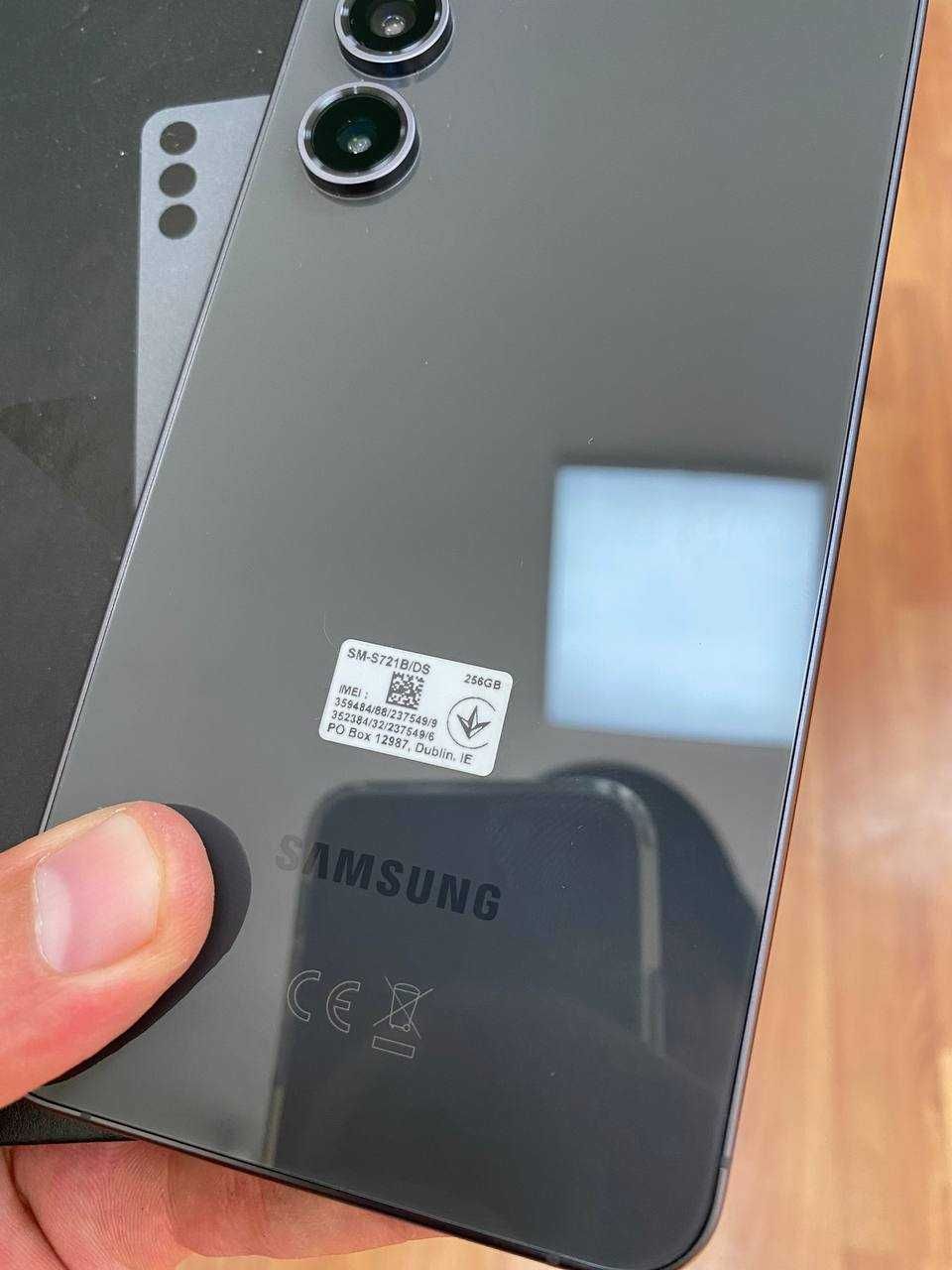 Смартфон Samsung Galaxy S24FE 8/256Gb