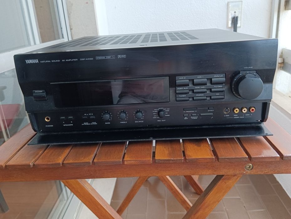 Amplificador Home Cinema YAMAHA DSP-A1092