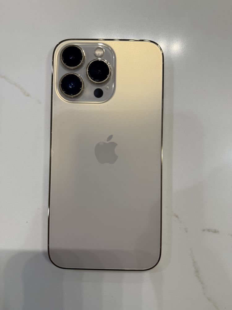 Iphone 13 pro dourado