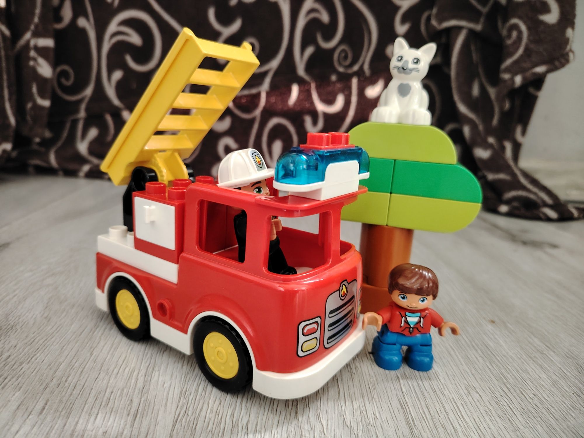 Lego duplo wóz strażacki