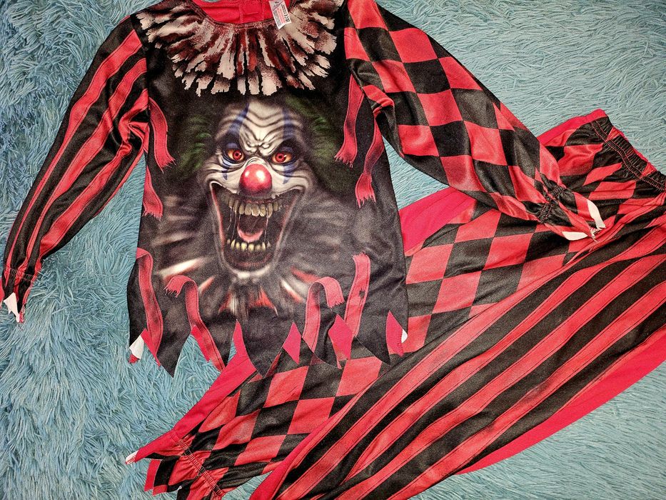 Костюм Пеннивайз на хеллоуин.
