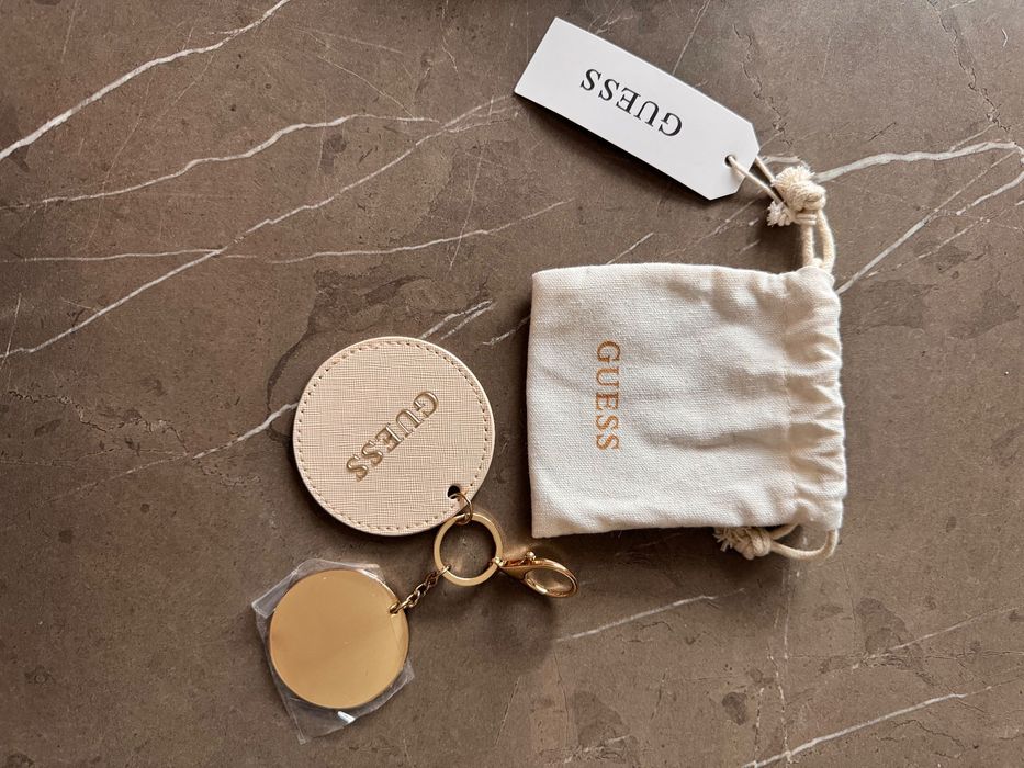 Брелок  Guess аксессуар