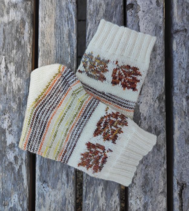 Шкарпетки в'язані жіночі ручної роботи/носки вязаные женские