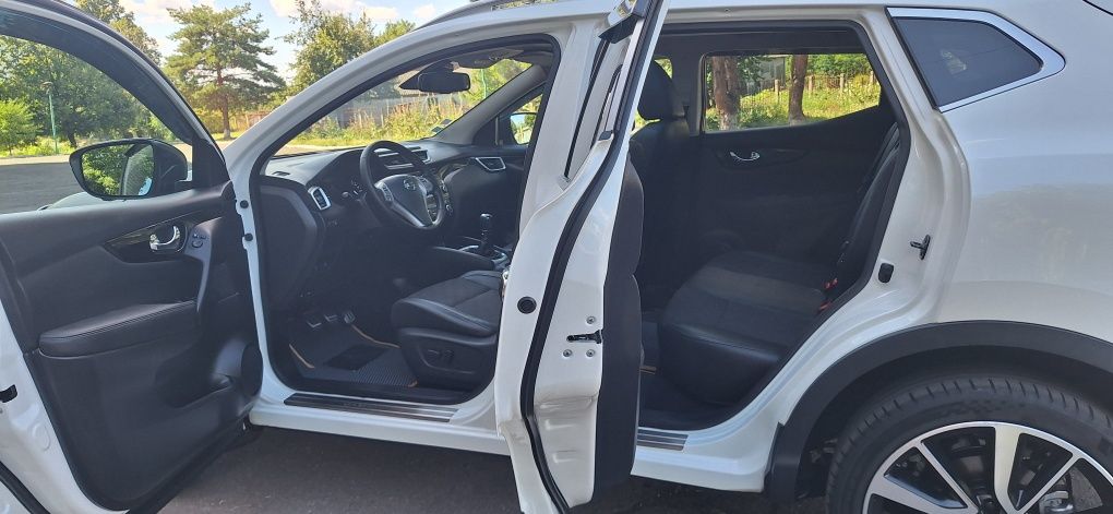 NISSAN Qashgai Tecna360 1.6диз. 96kv.130л.с 6-Ступка