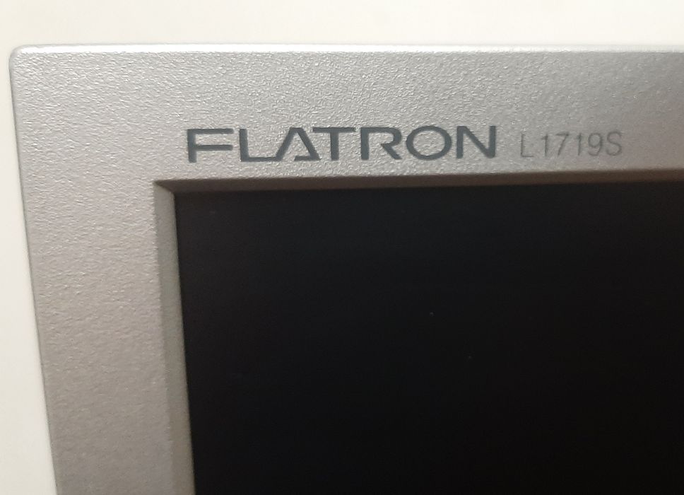 Монитор 17" LG Flatron L1719S 17 дюймов