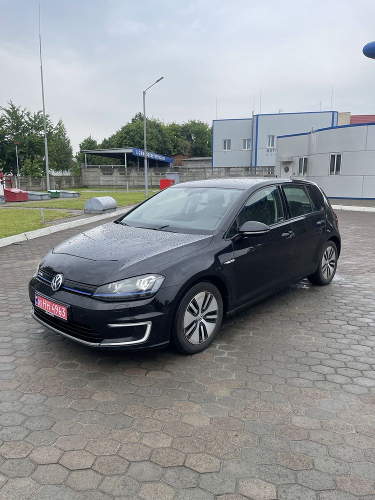 Свіжопригнаний VW E-Golf 2016 рік електро