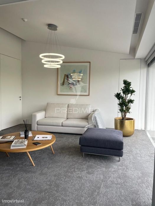 Armazém arrendamento em Urgezes, Guimarães