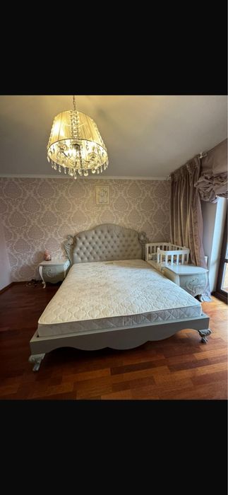 Продам італійську мебль в спальню в хорошому стані