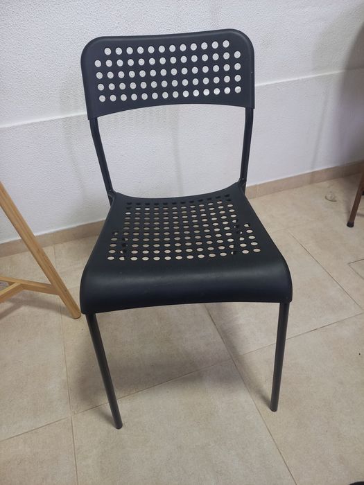 2 cadeiras pretas ikea