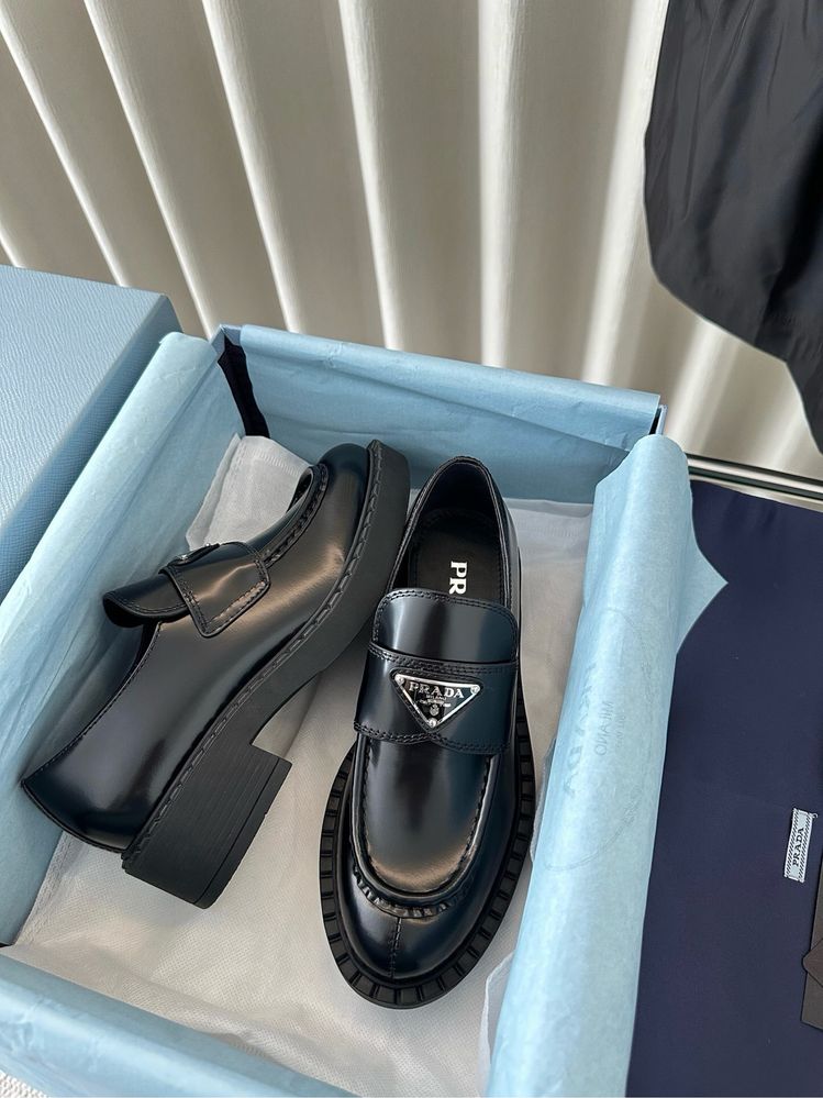 Лофери  Prada..,