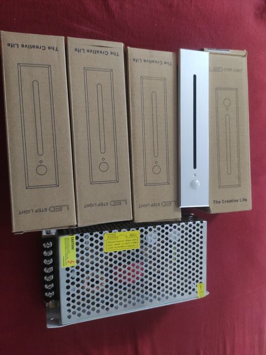 Lampy LED podświetlenie schodów