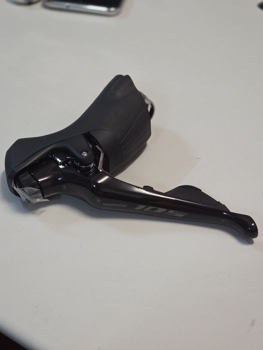 Alavanca Shimano 105 ST‑R7120 (2×12 velocidades)