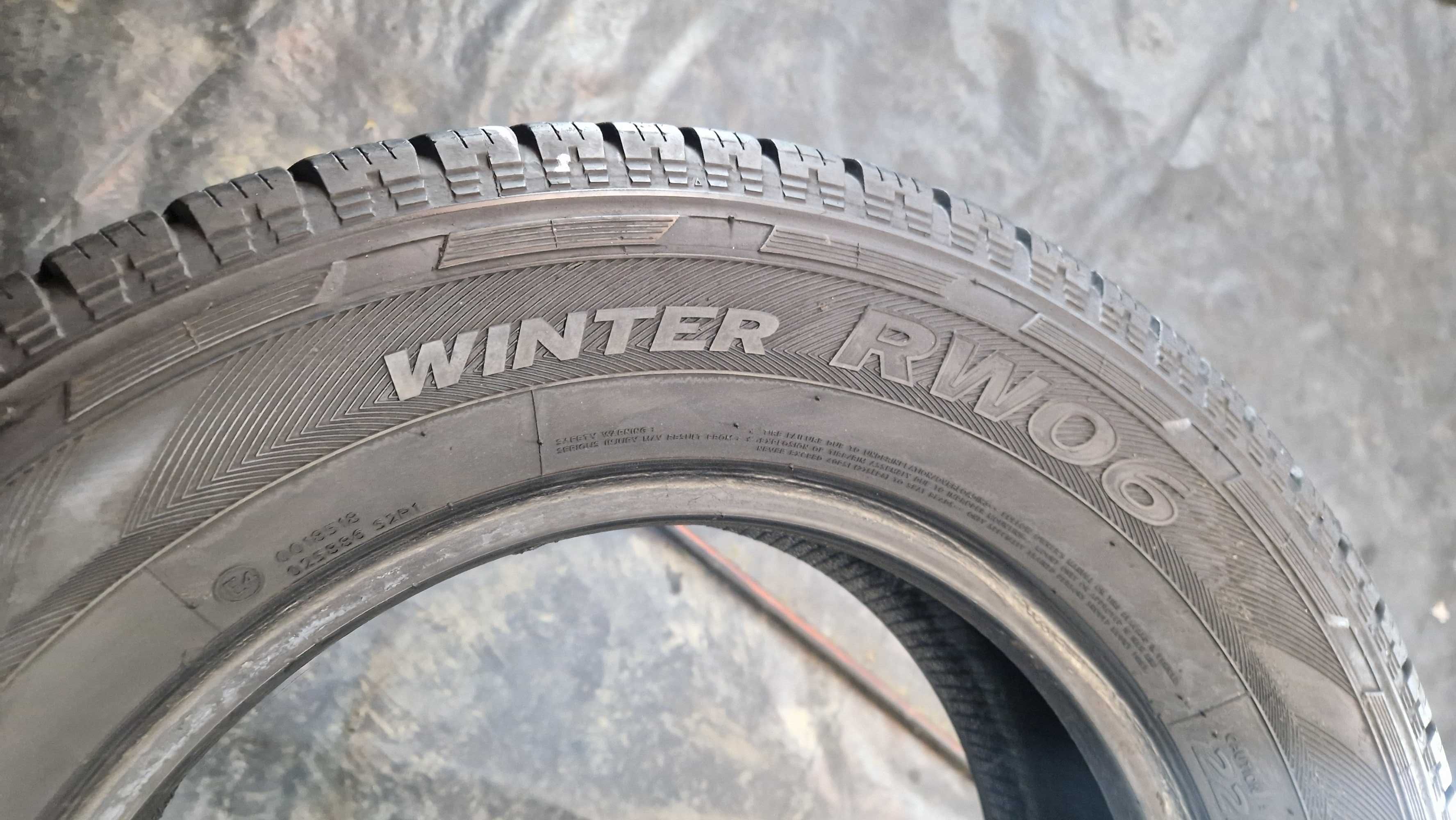 1x 225/65/16C Hankook Winter RW06//SUPER STAN/TANIO