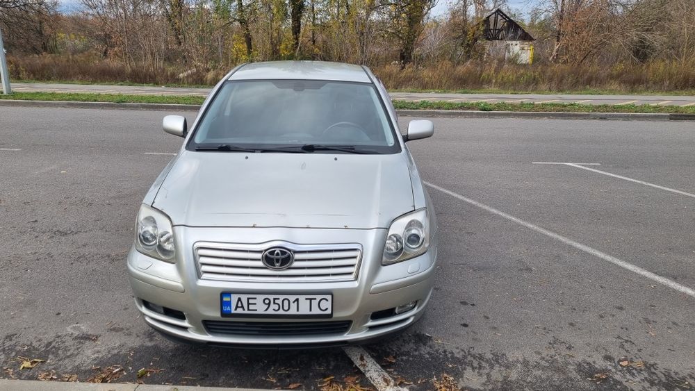 Продаж Тойота Авенсіс
