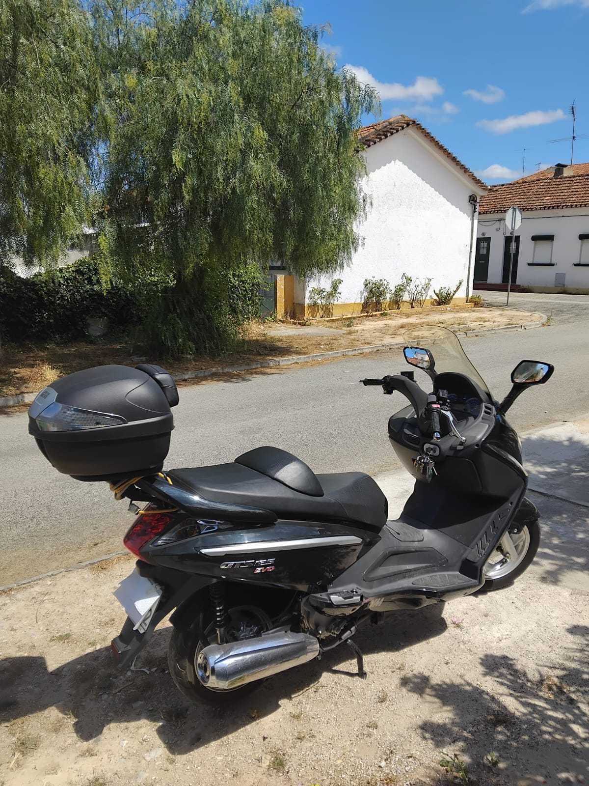 SYM GTS 125 como nova