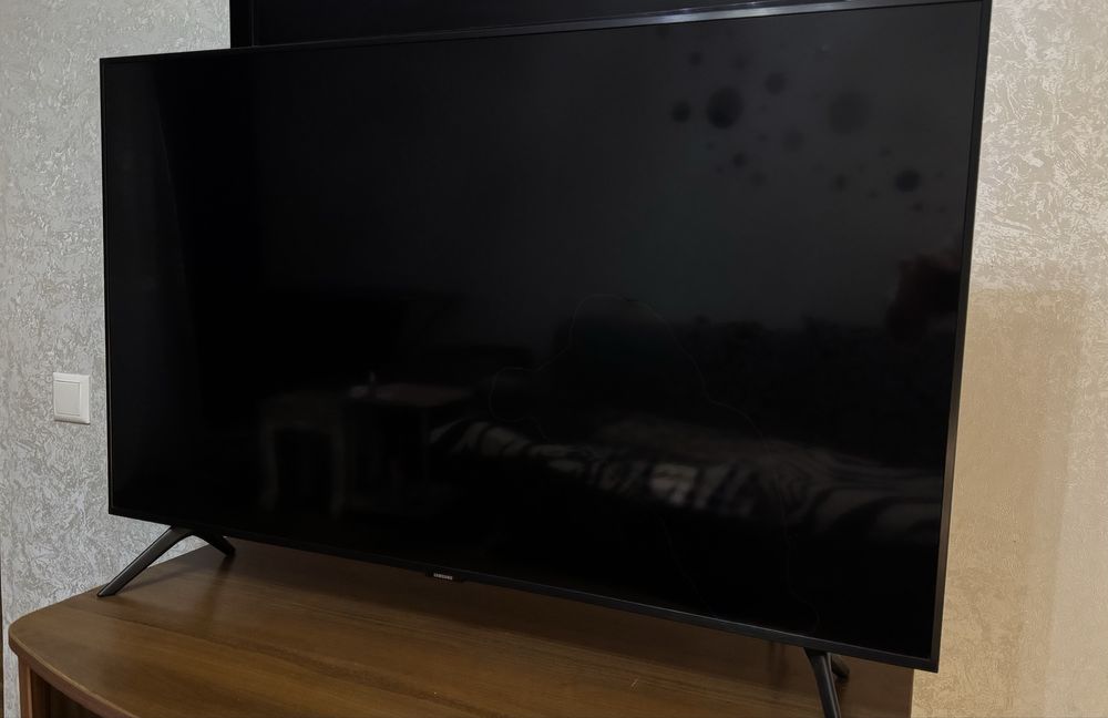 Телевізор 43 дюйми Samsung UE43TU7090 (4K Smart TV UHD)