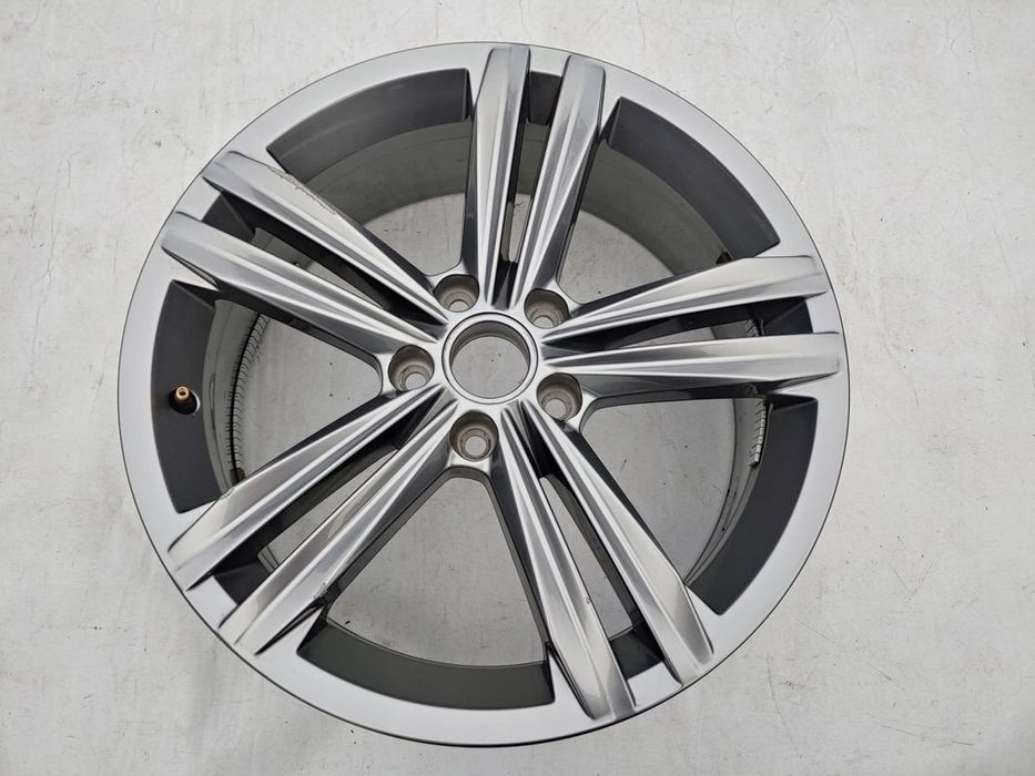 FELGA VW TIGUAN II 5NA R LINE 18 ORYGINAŁ