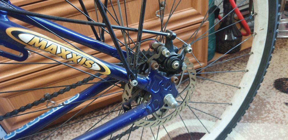 Продам спортивный велосипед"Downhill"28 колеса,алюминиевая рама