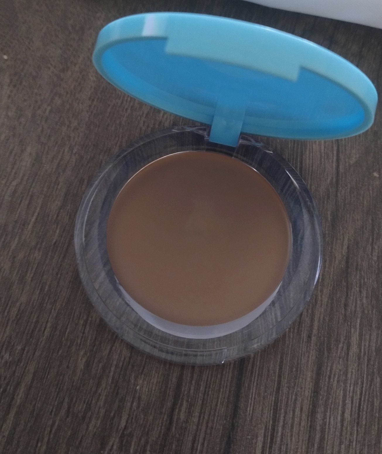Bronzer w kremie Bell