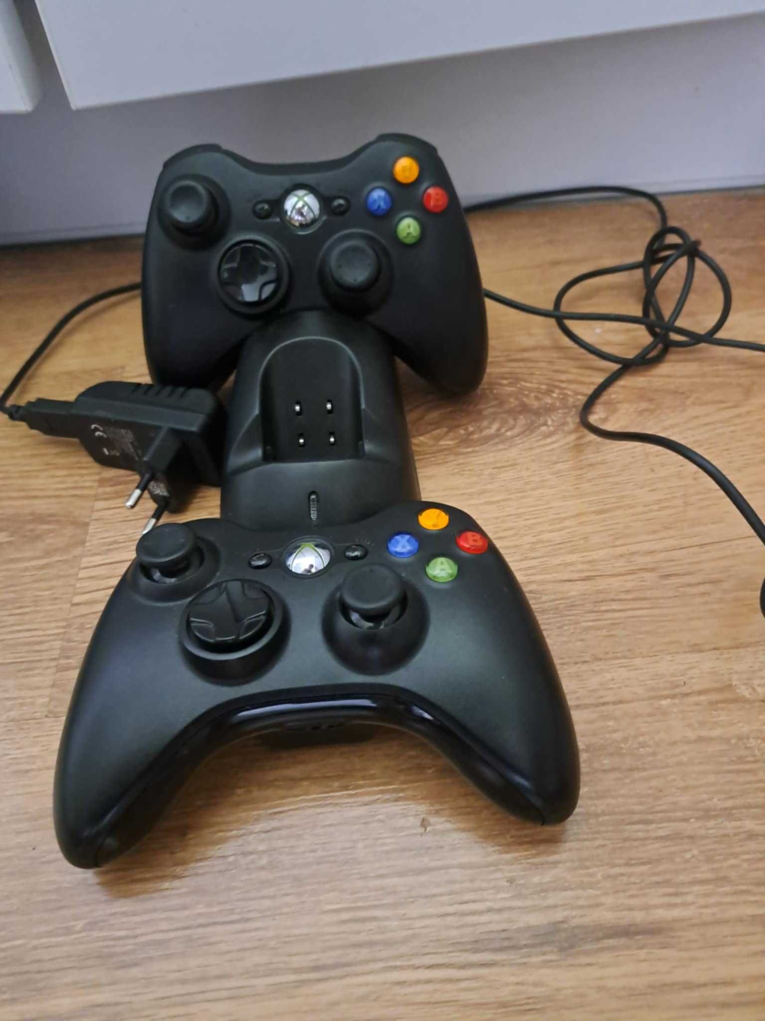 Konsola Xbox 360 | 8 Gier | Kinect | 2 Pady + ładowarka