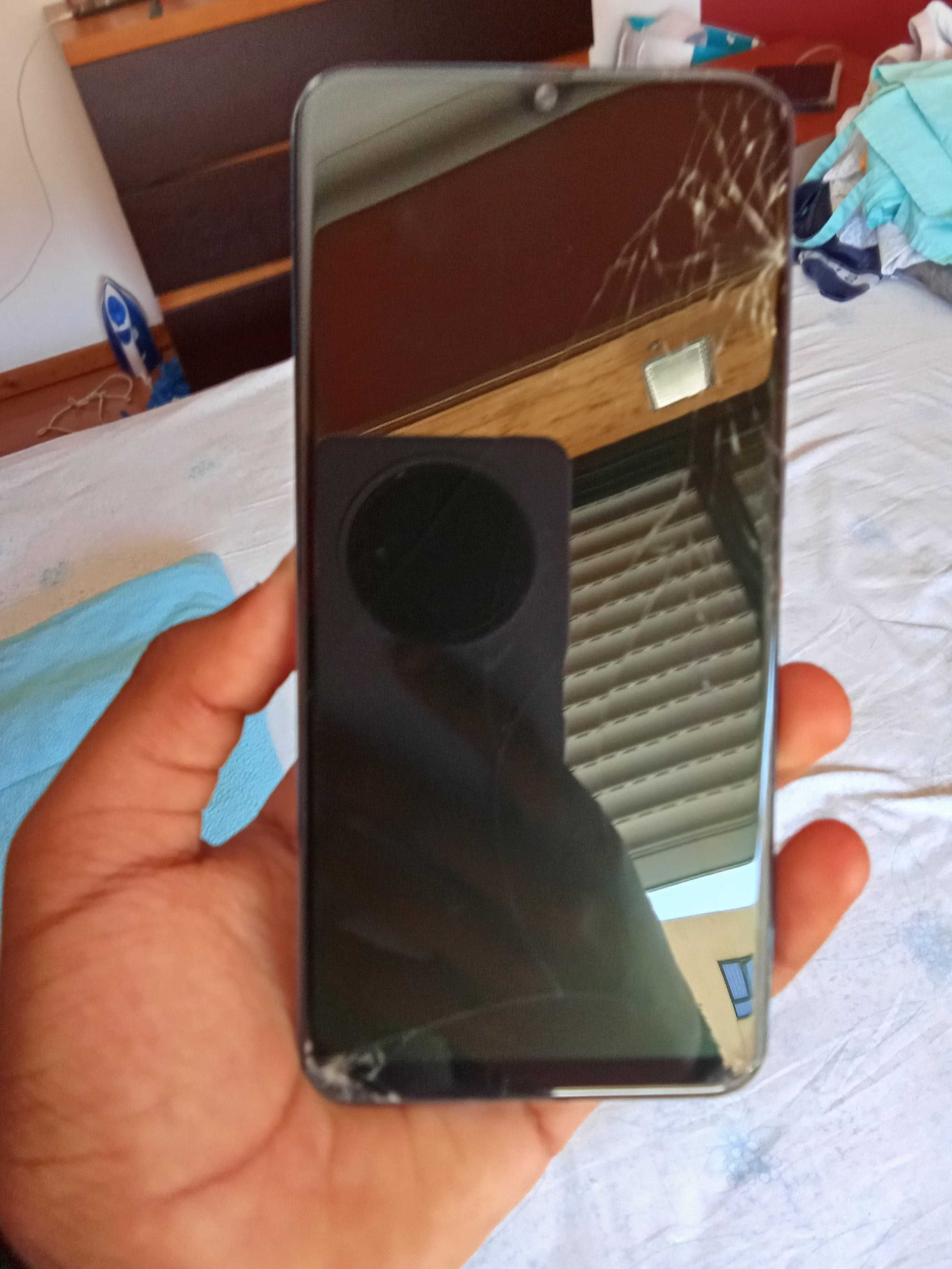 Samsung a50 4gb ram 
128G Armazenamento 
60ZH taxa de atualização