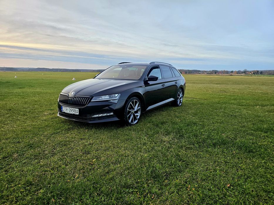 Skoda Superb  4X4 MATRIX  FULL OPCJA 
Sportline