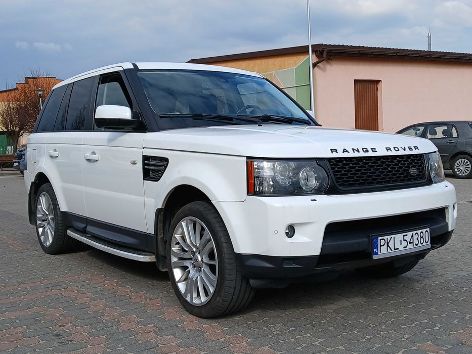 Ładny.  Uszkodzony silnik.