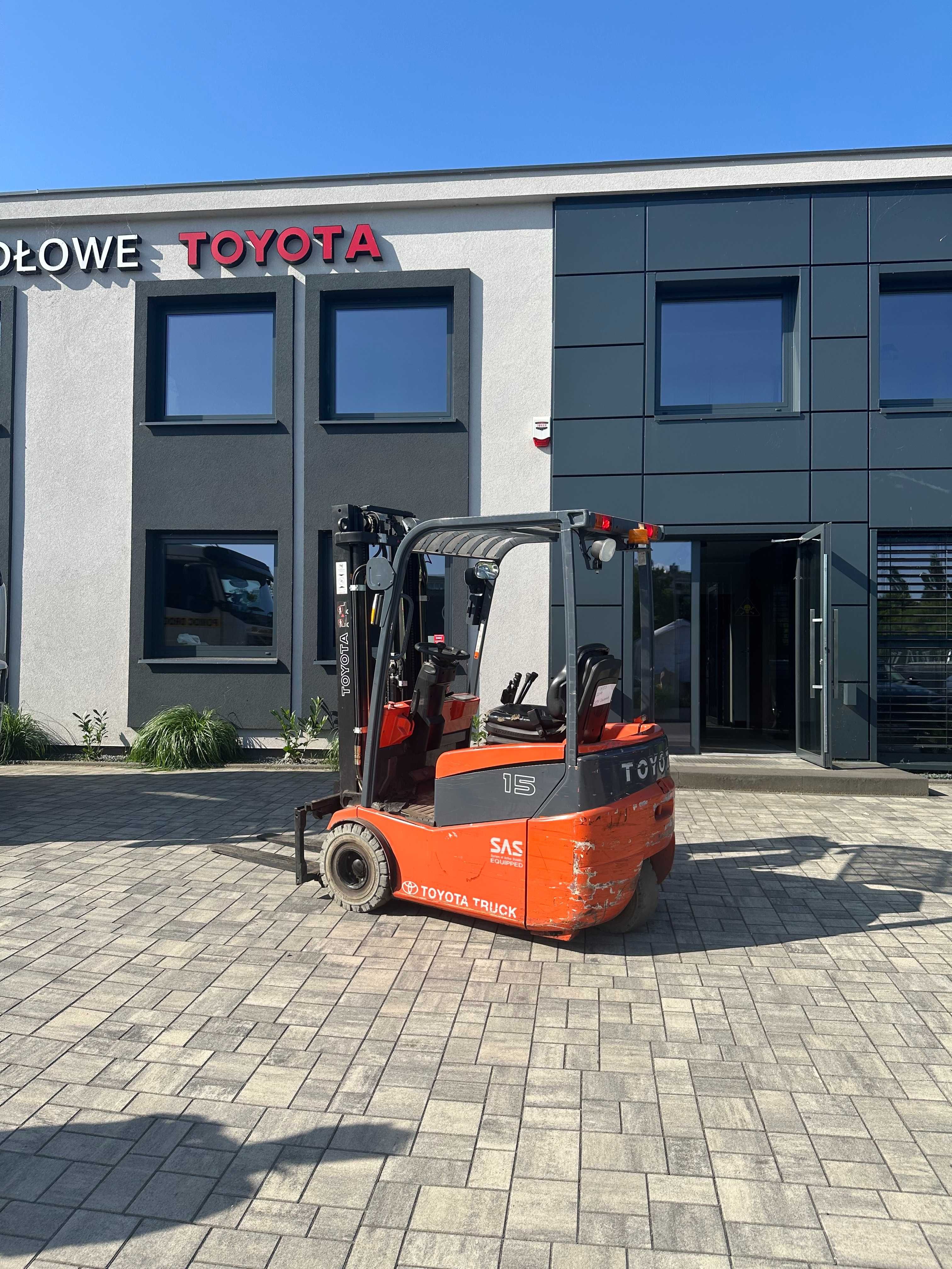 Wózek widłowy elektryczny Toyota 7FBEST15 Triplex