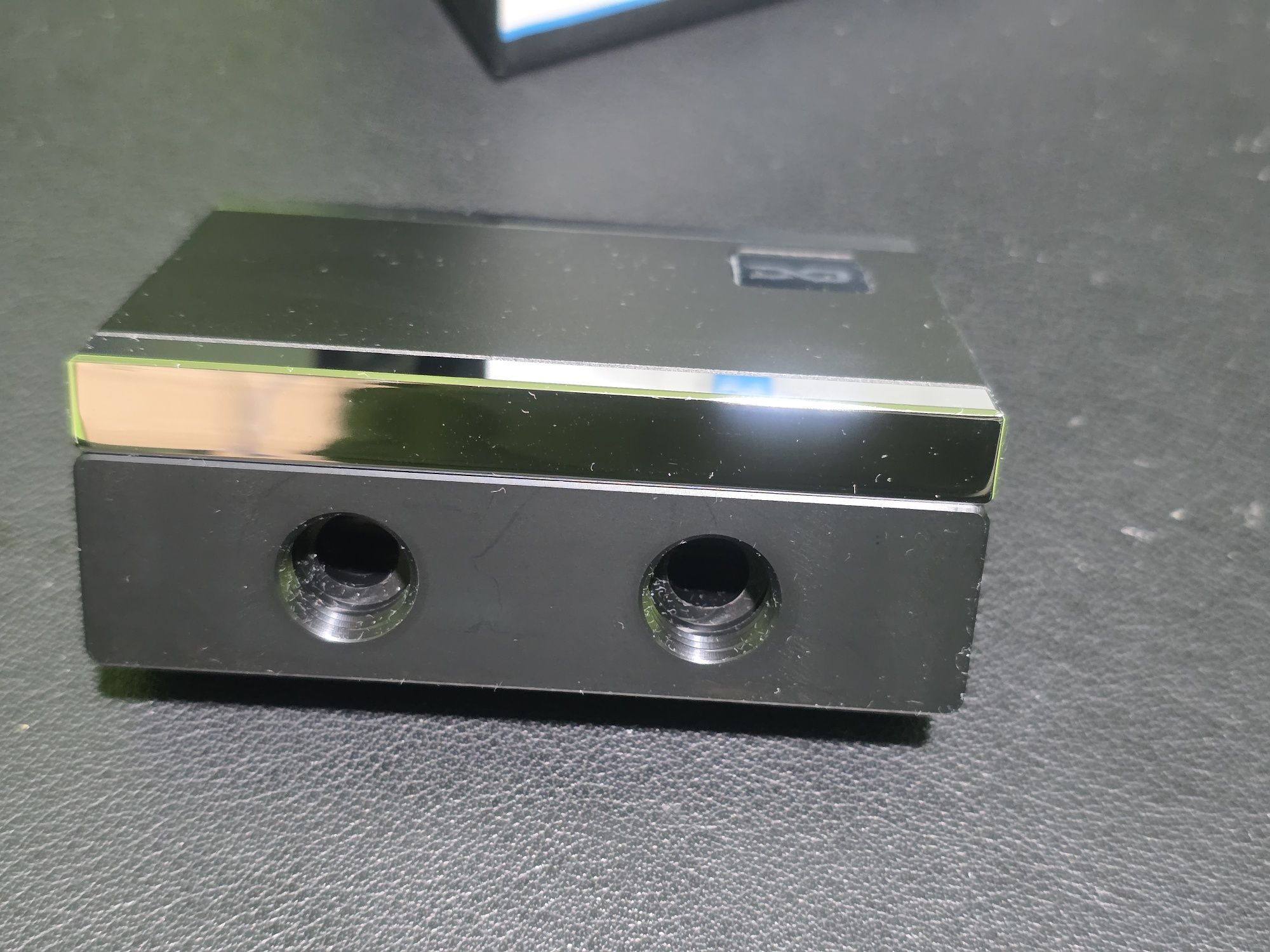Alphacool Elsblock Aurora 180° Terminal