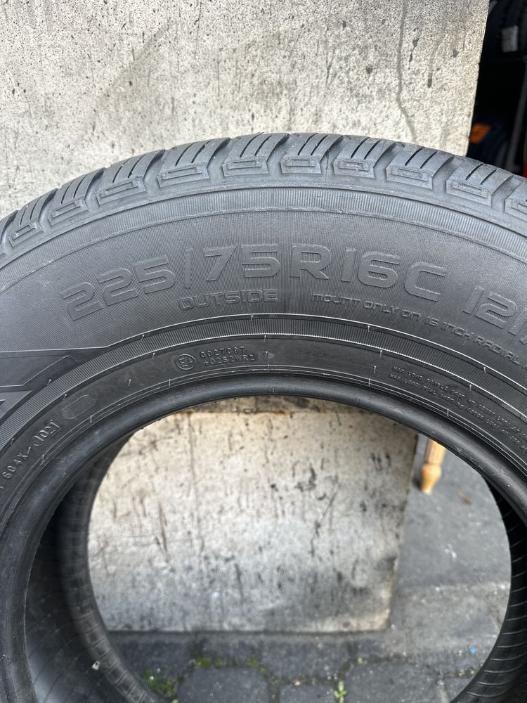 Opony letnie nokian 225/75r16c