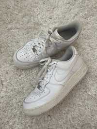 Tenis Nike Air Force 1 42