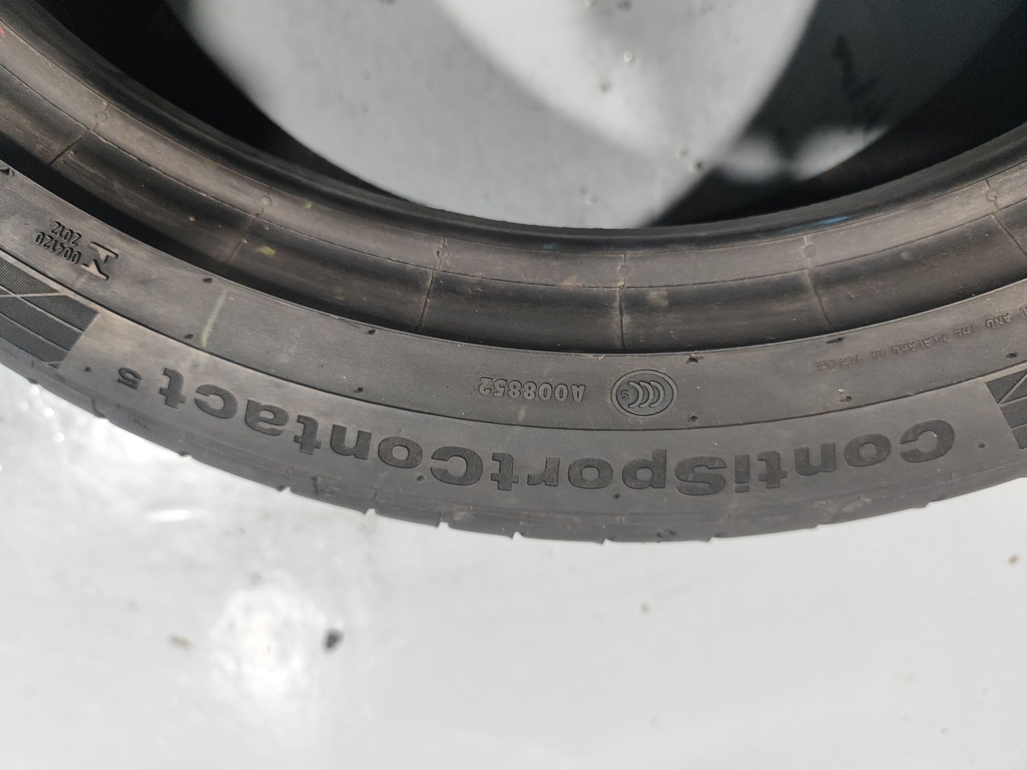 2 pneus semi novos 205-45R17 Continental - Oferta dos portes