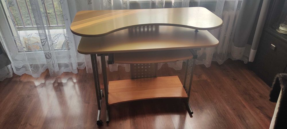 Biurko z odsuwanym blatem, narożne bardzo praktyczne!