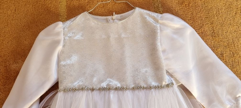 Vestido menina das alianças para 4 anos,usado 1 vez