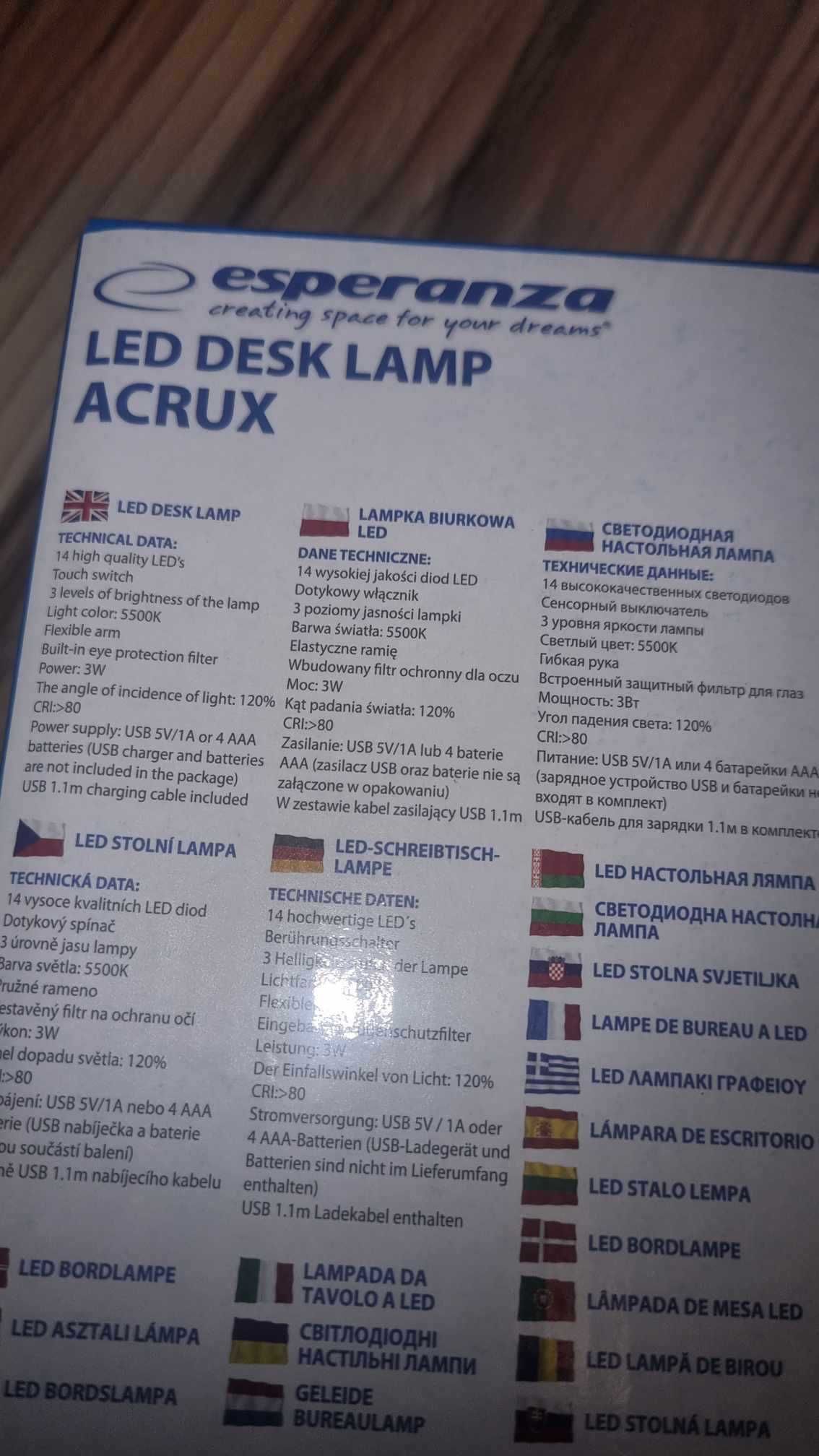 Giętka lampka LED stojąca na biurko