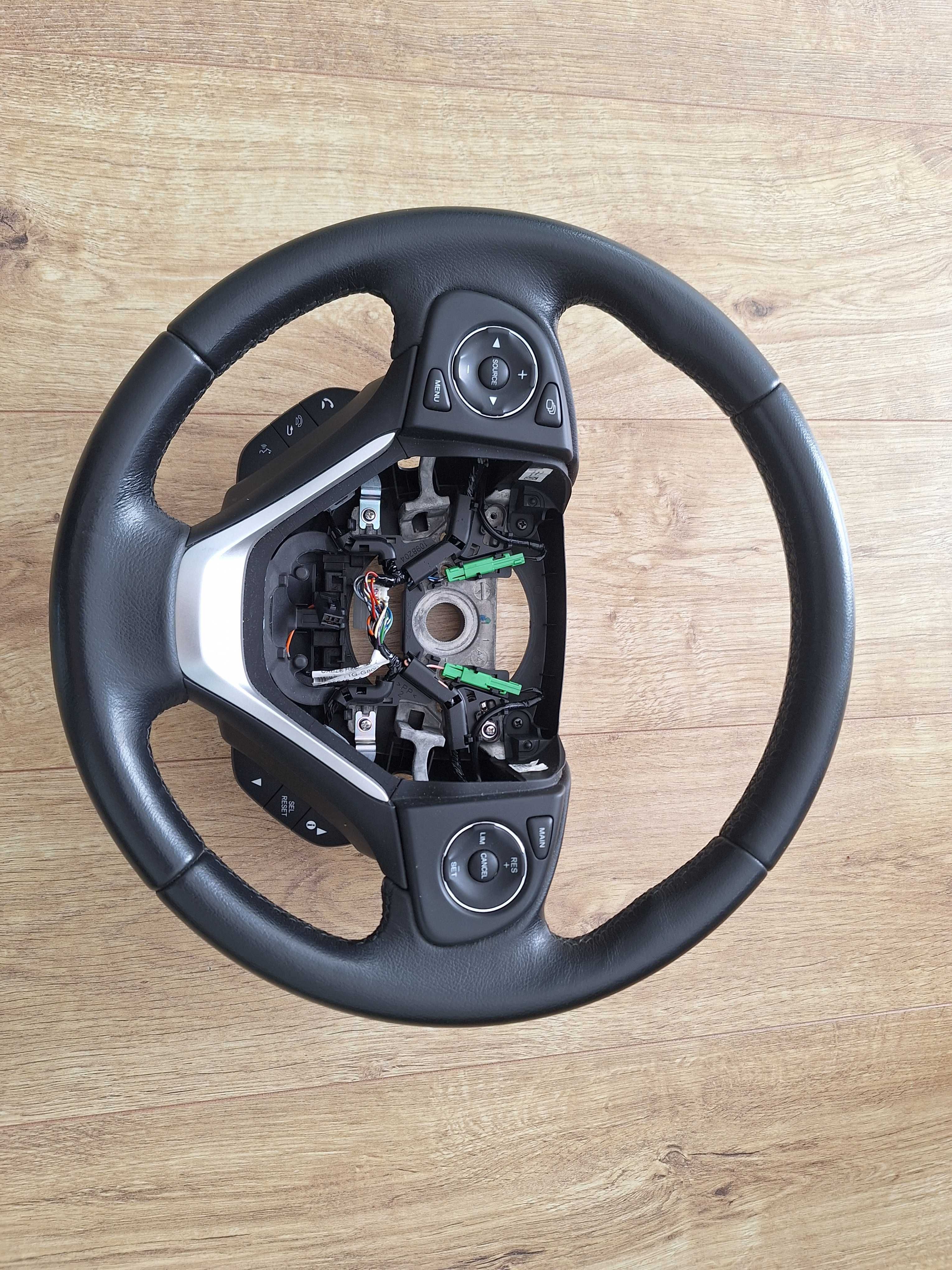 Kierownica -multifunkcja  honda CRV4